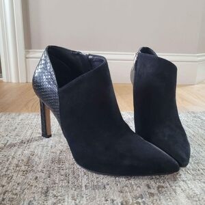 Vince Camuto Black Textured Ankle Booties
